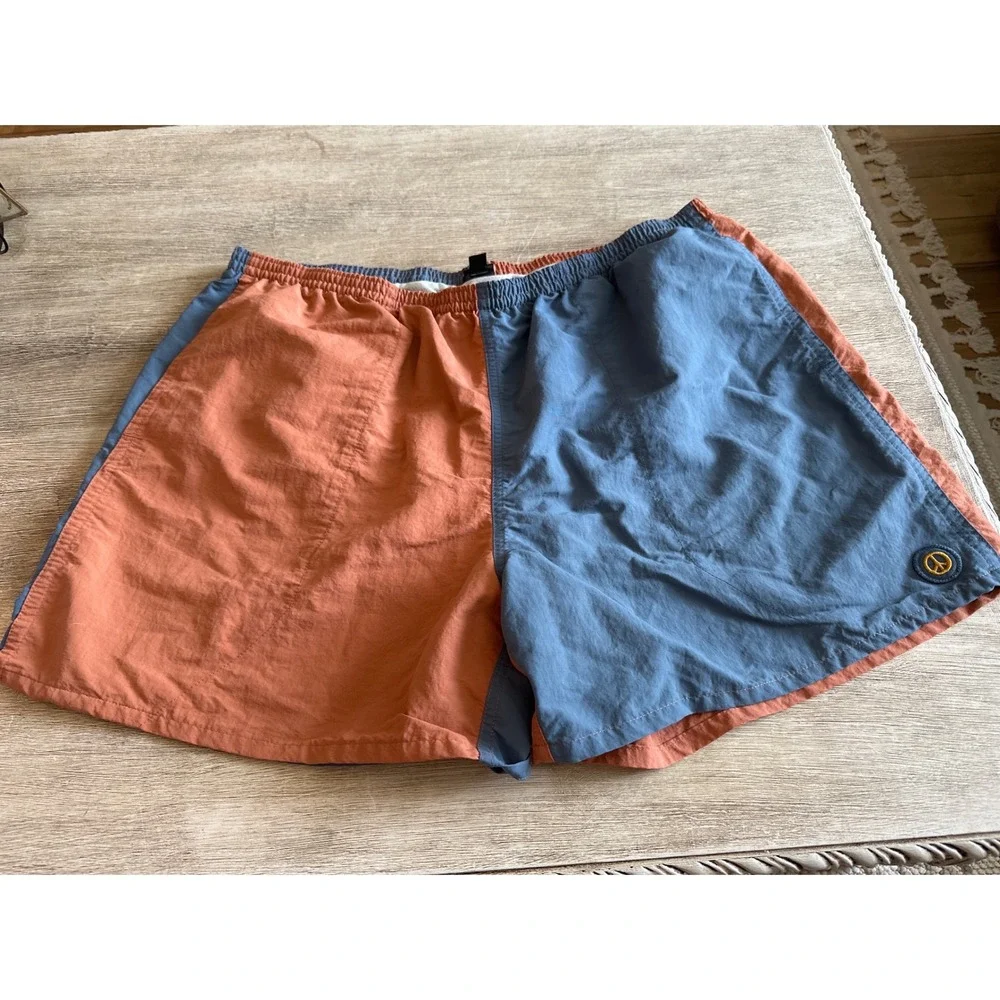 Patagonia Baggies Lights Shorts Mens XXL Colorblock Orange Blue Peace Sign‎ Logo